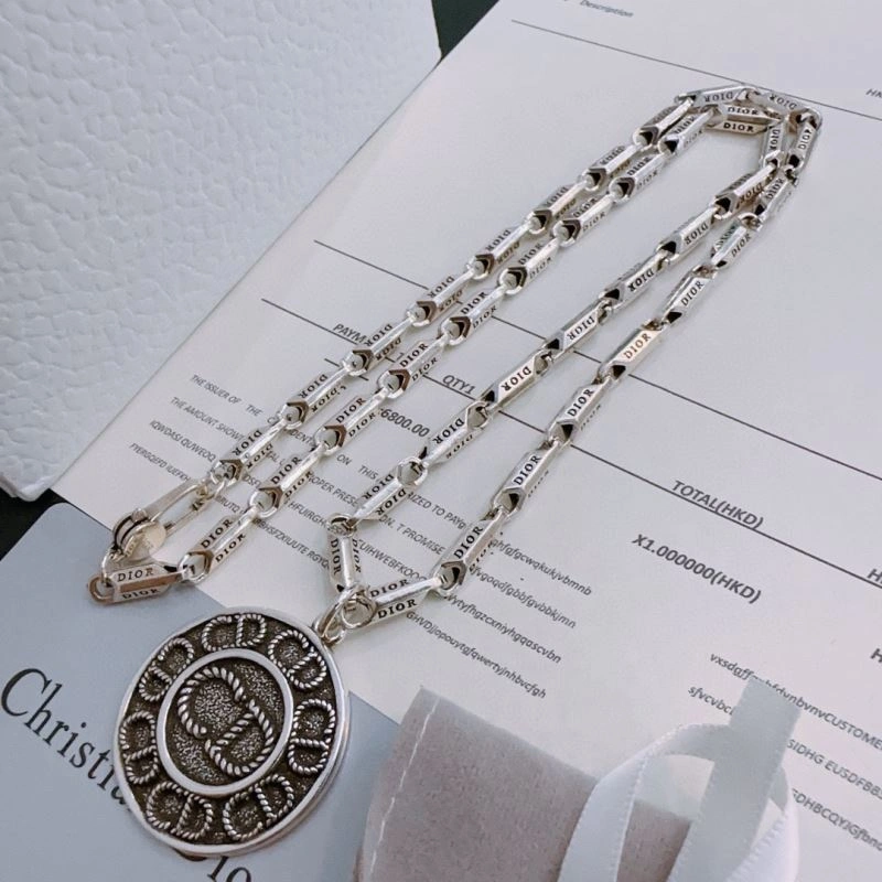 TravelReady Christian Dior Necklaces 234767