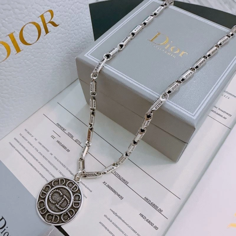 TravelReady Christian Dior Necklaces 234767