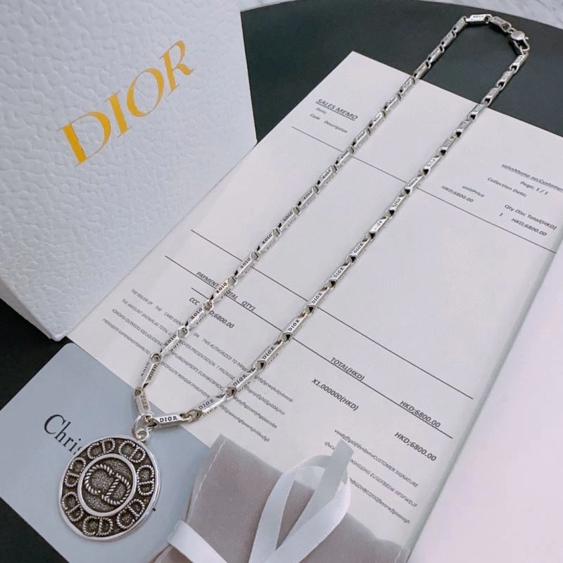 TravelReady Christian Dior Necklaces 234767