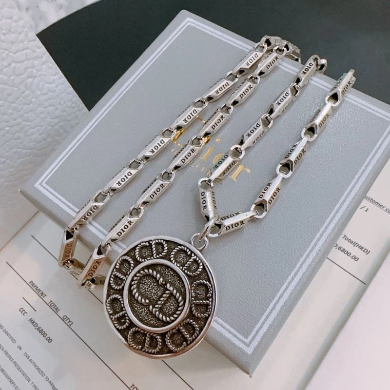 TravelReady Christian Dior Necklaces 234767