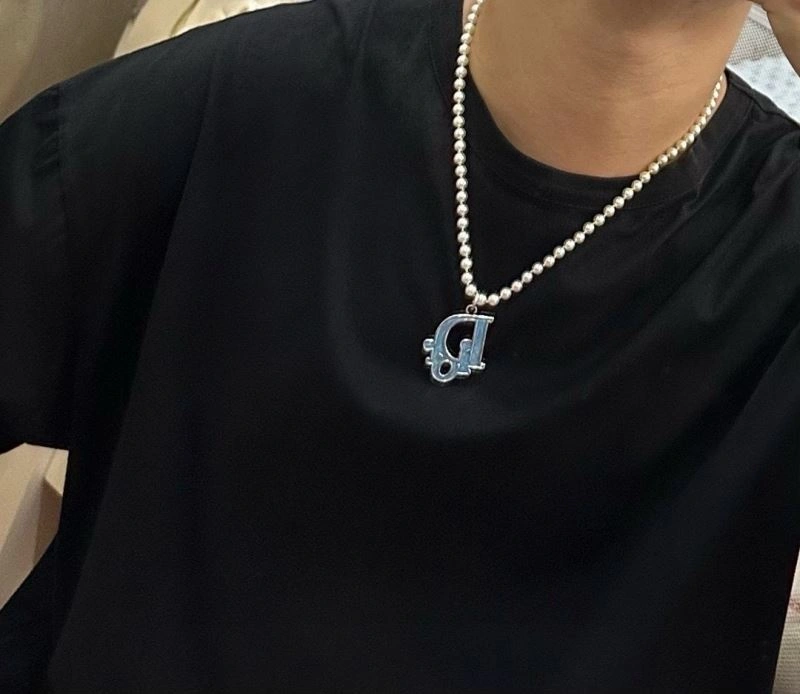 EyeCatching Christian Dior Necklaces 234817