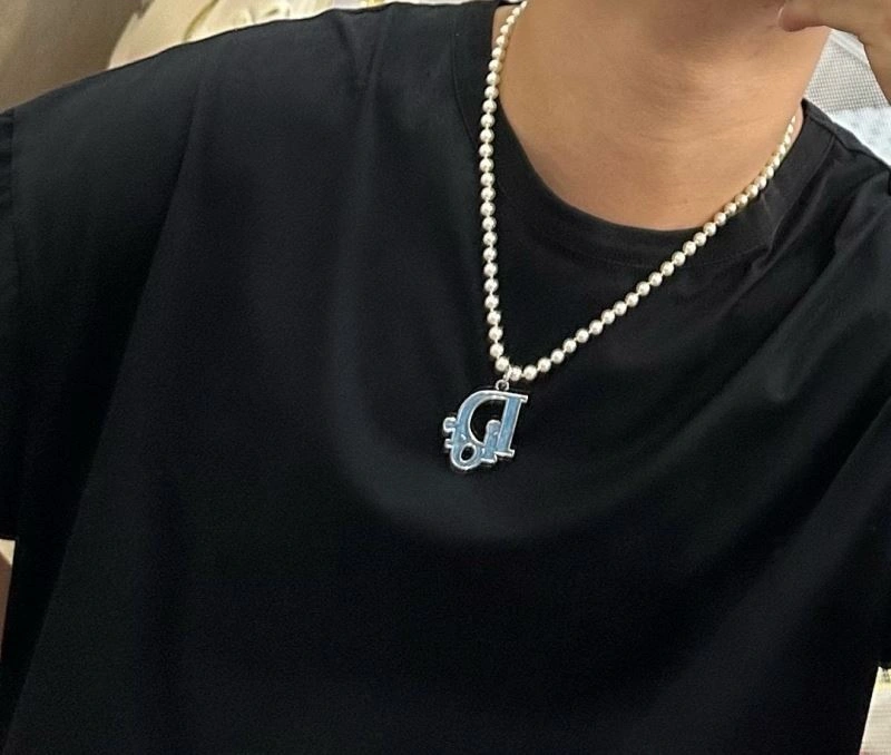 EyeCatching Christian Dior Necklaces 234817