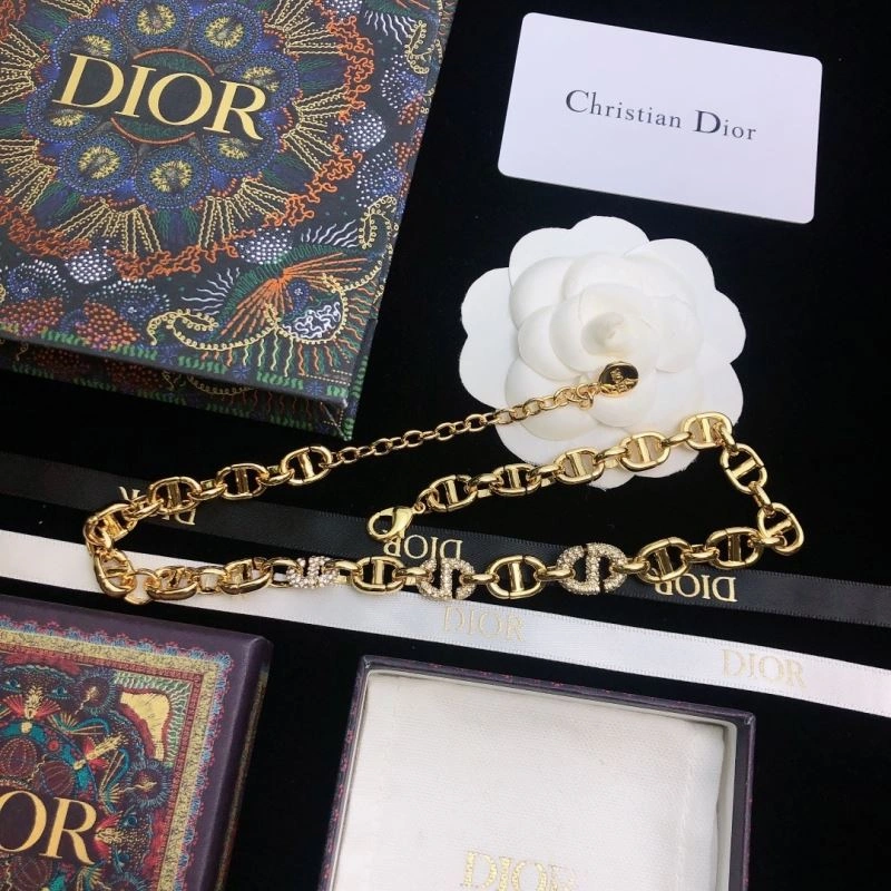 Sporty Christian Dior Necklaces 234733