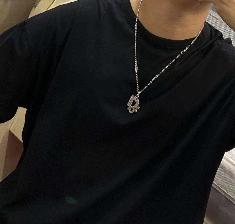 Flexible Christian Dior Necklaces 234738
