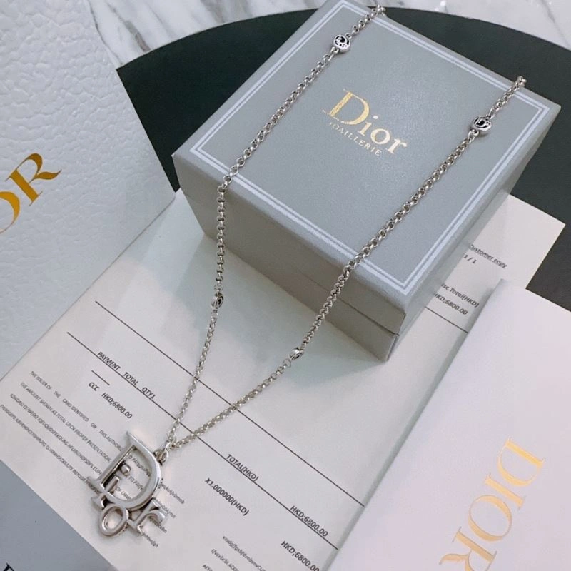 MultiPurpose Christian Dior Necklaces 234729