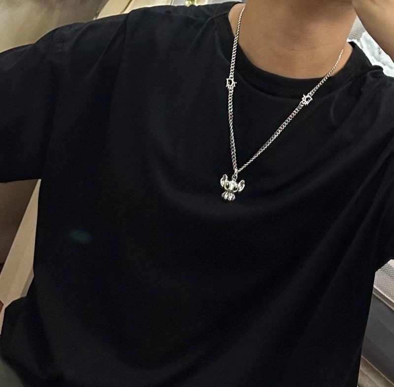 Sleek Christian Dior Necklaces 234716