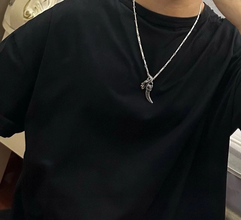 Minimalist Christian Dior Necklaces 234706