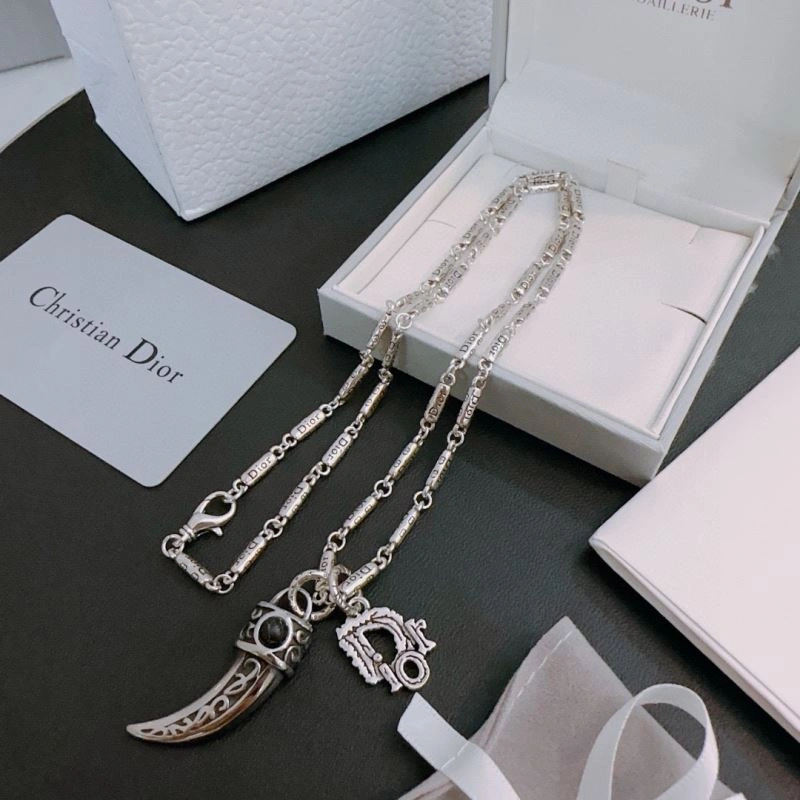 Minimalist Christian Dior Necklaces 234706