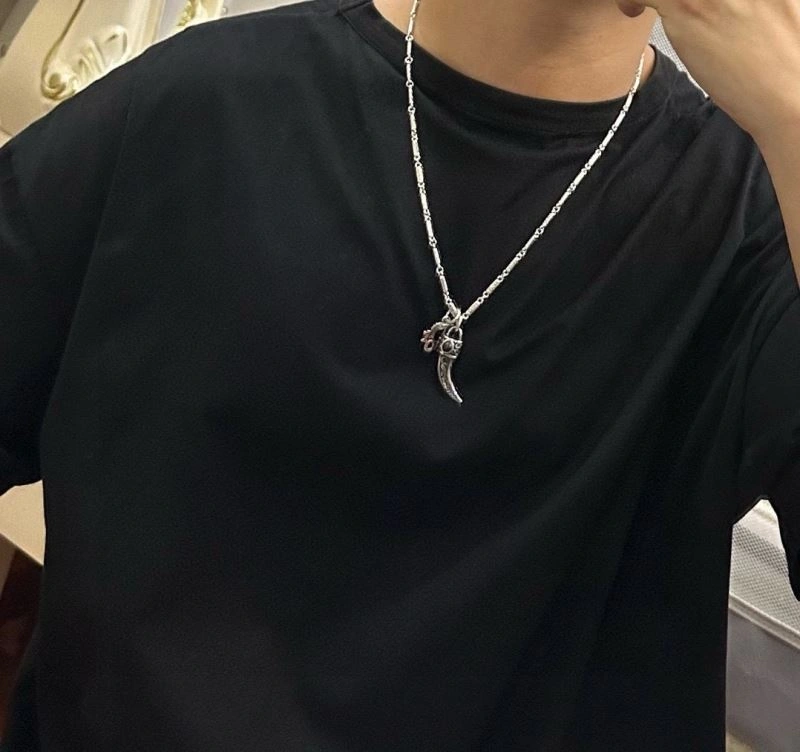 Minimalist Christian Dior Necklaces 234706