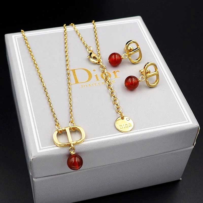 Lightweight Christian Dior Necklaces 234761
