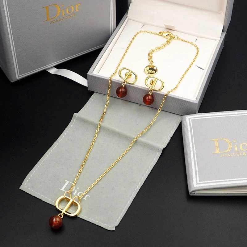 Lightweight Christian Dior Necklaces 234761
