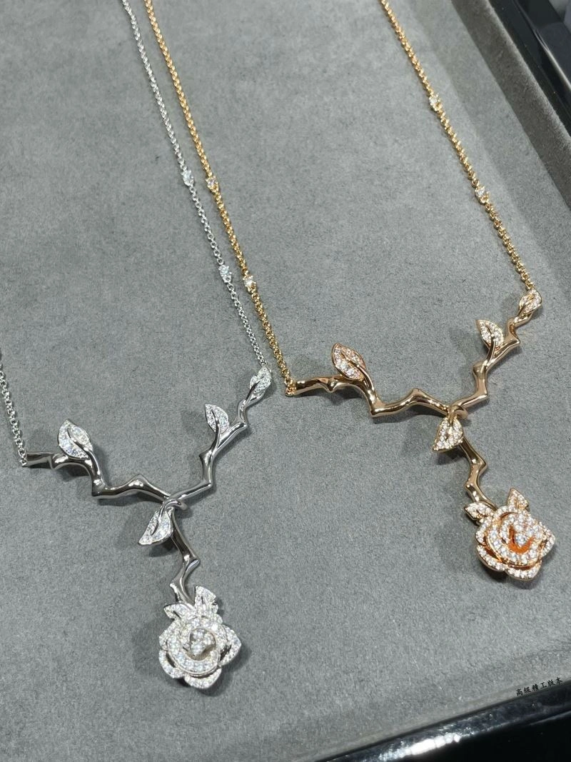 ModernLook Christian Dior Necklaces 234398