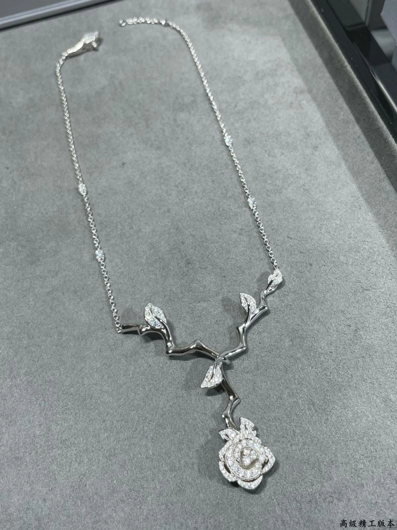 ModernLook Christian Dior Necklaces 234398
