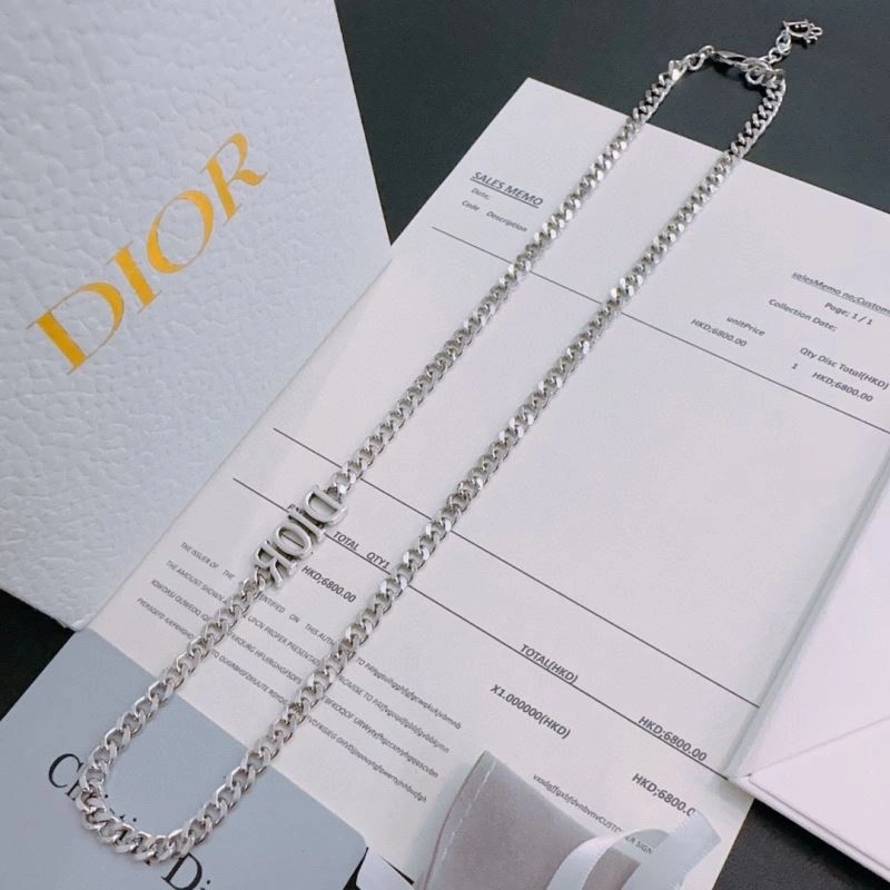 Compact Christian Dior Necklaces 234379