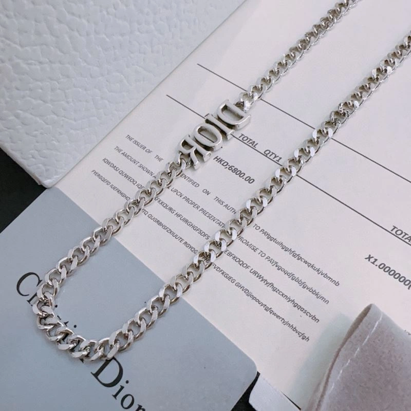 Compact Christian Dior Necklaces 234379