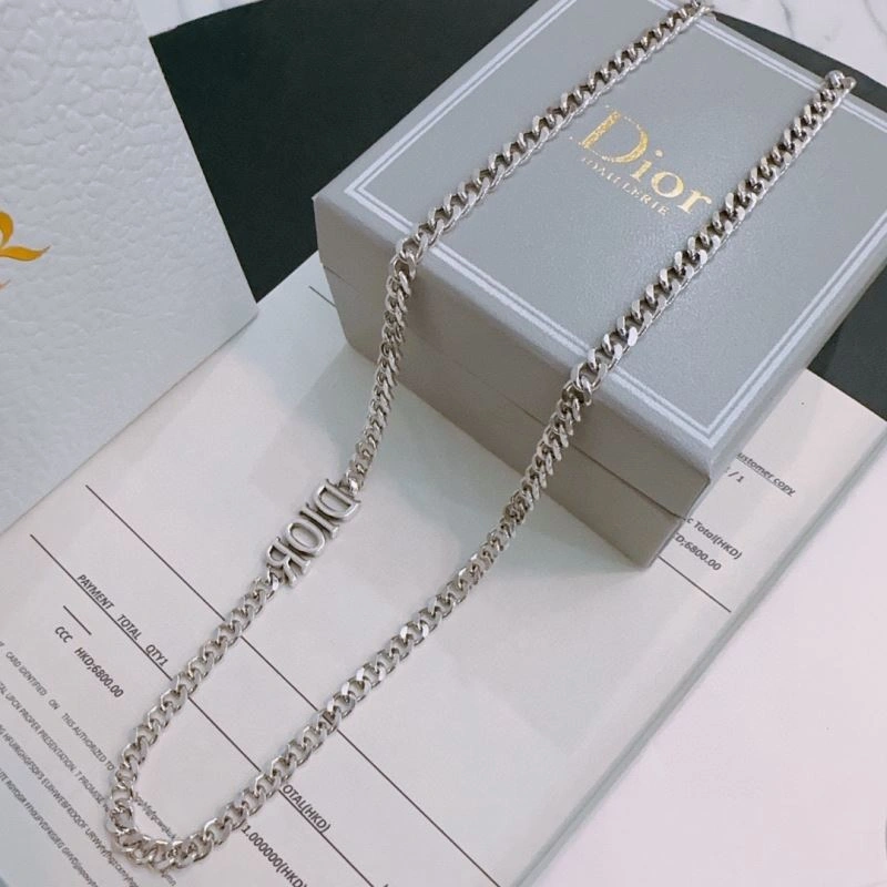Compact Christian Dior Necklaces 234379