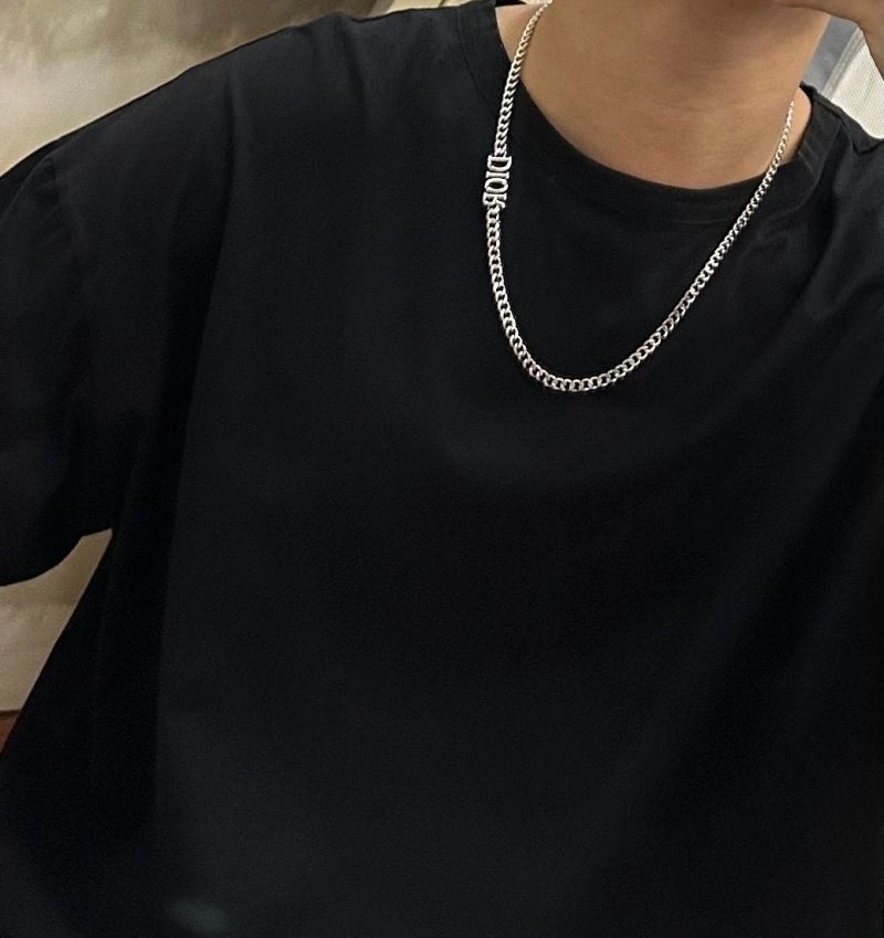 Compact Christian Dior Necklaces 234379