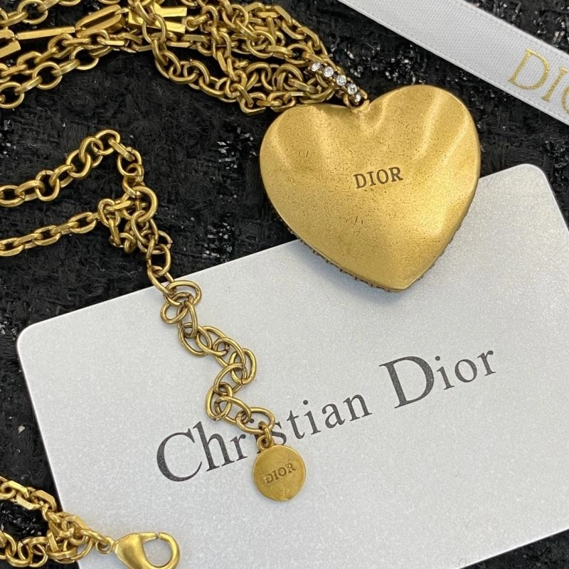 Comfortable Christian Dior Necklaces 234369