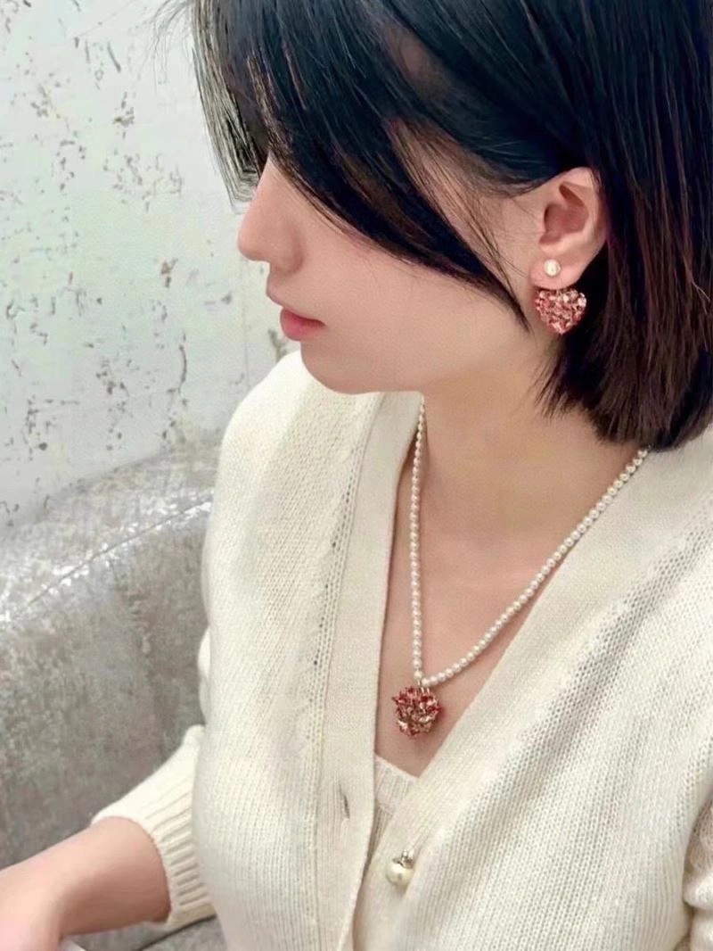 Christian Dior Necklaces Affordable 234370