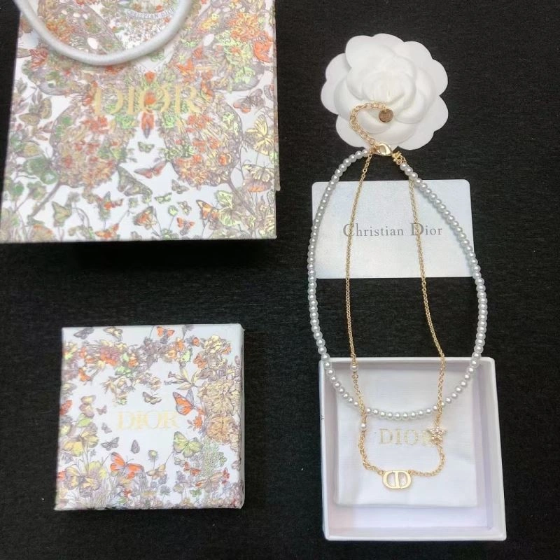 Christian Dior Necklaces Functional 234351
