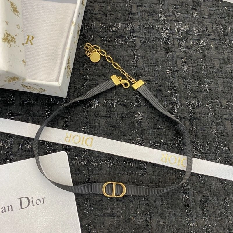 Functional Christian Dior Necklaces 234427