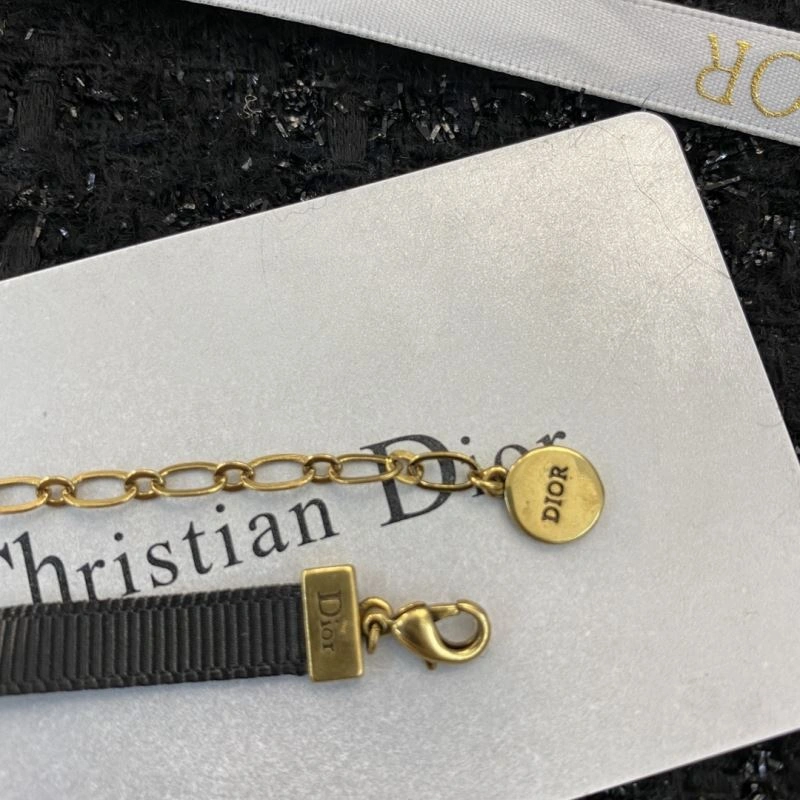 Functional Christian Dior Necklaces 234427