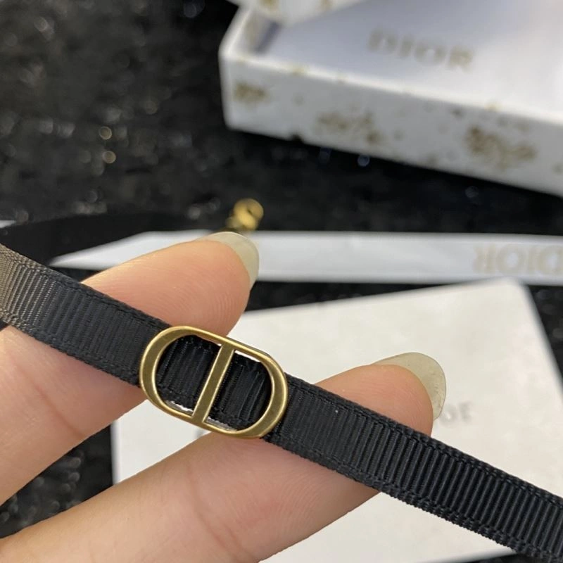 Functional Christian Dior Necklaces 234427