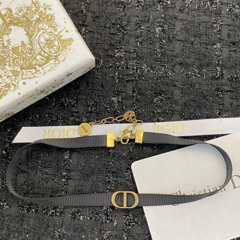 Functional Christian Dior Necklaces 234427