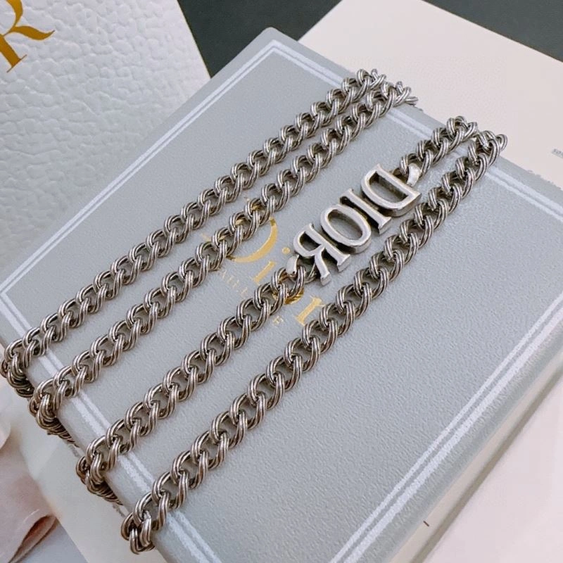Reliable Christian Dior Necklaces 234395