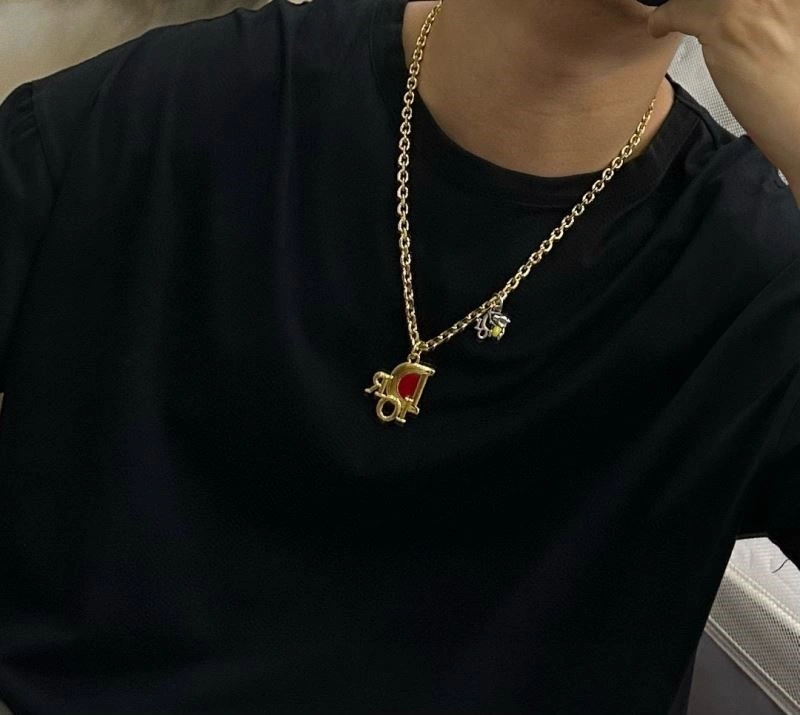 Functional Christian Dior Necklaces 234103