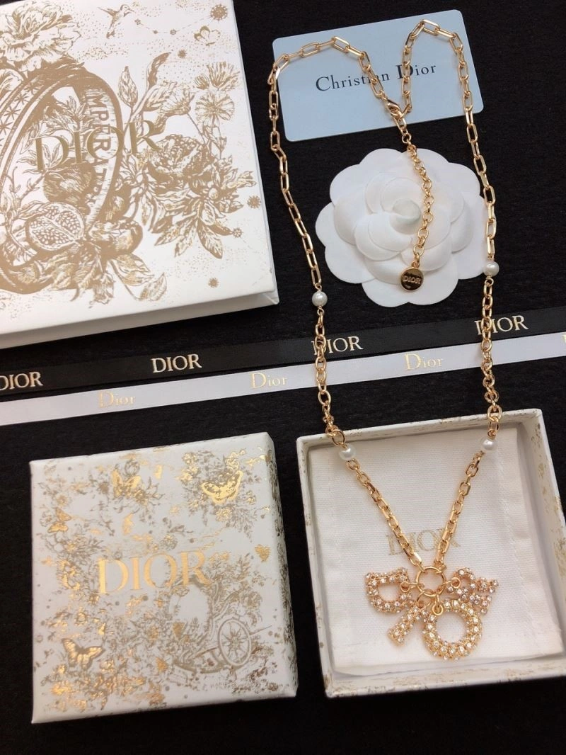 ComfortFit Christian Dior Necklaces 234085