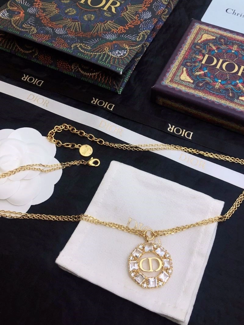 Stylish Christian Dior Necklaces 234101