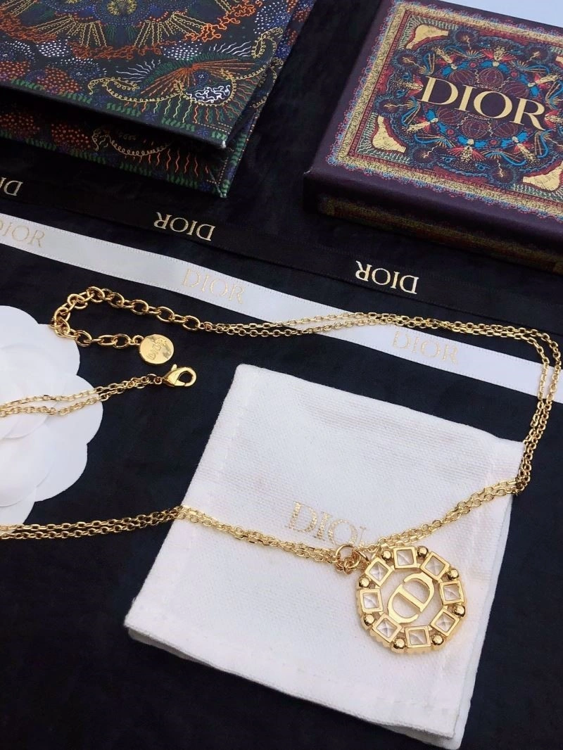 Stylish Christian Dior Necklaces 234101