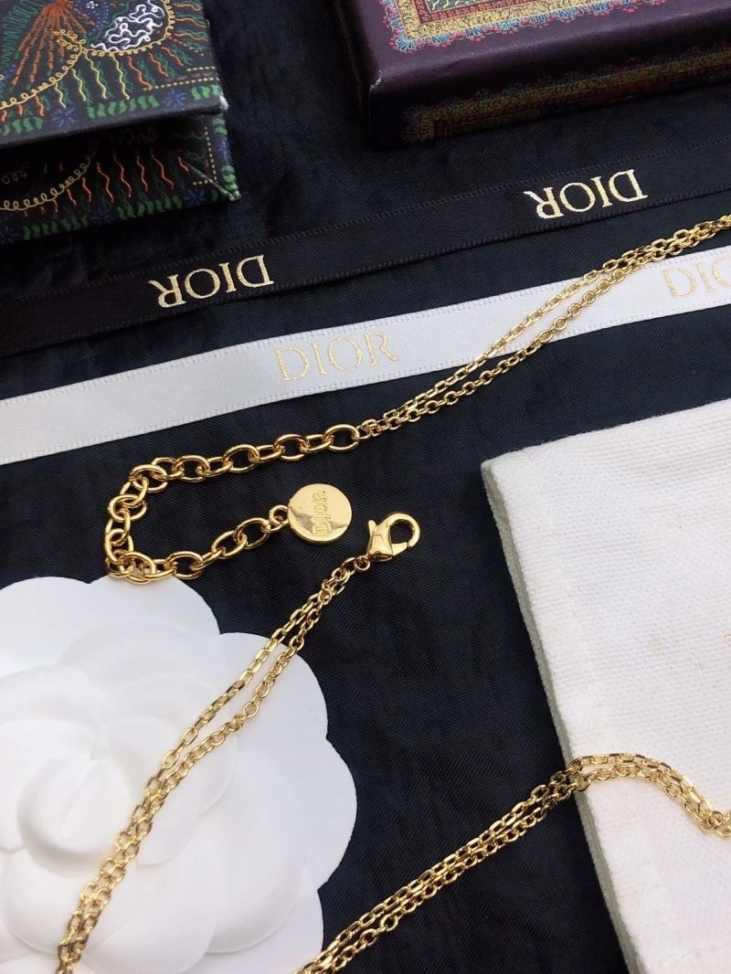 Stylish Christian Dior Necklaces 234101