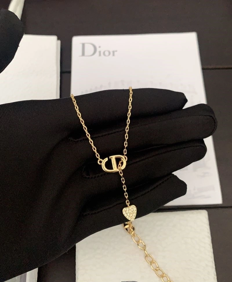 Soft Christian Dior Necklaces 234089