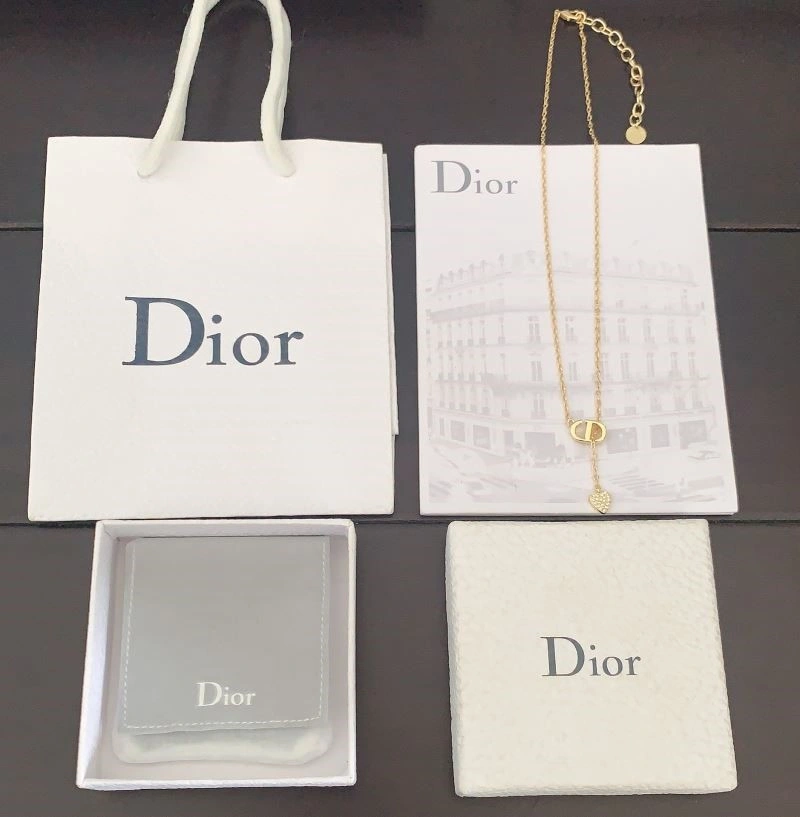 Soft Christian Dior Necklaces 234089