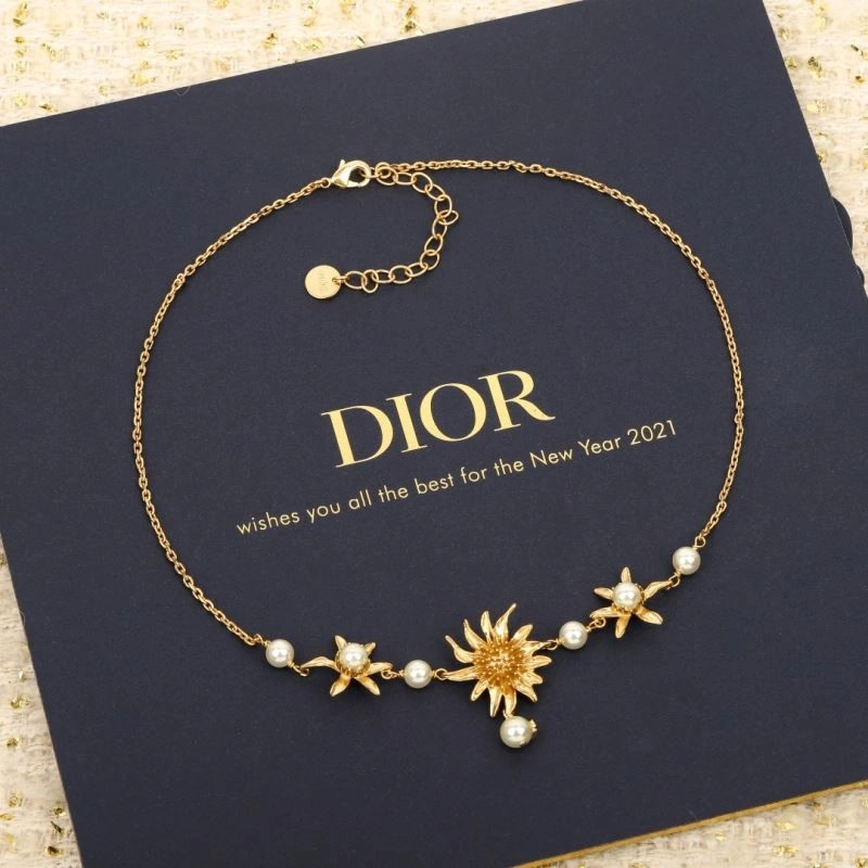 Bold Christian Dior Necklaces 234102