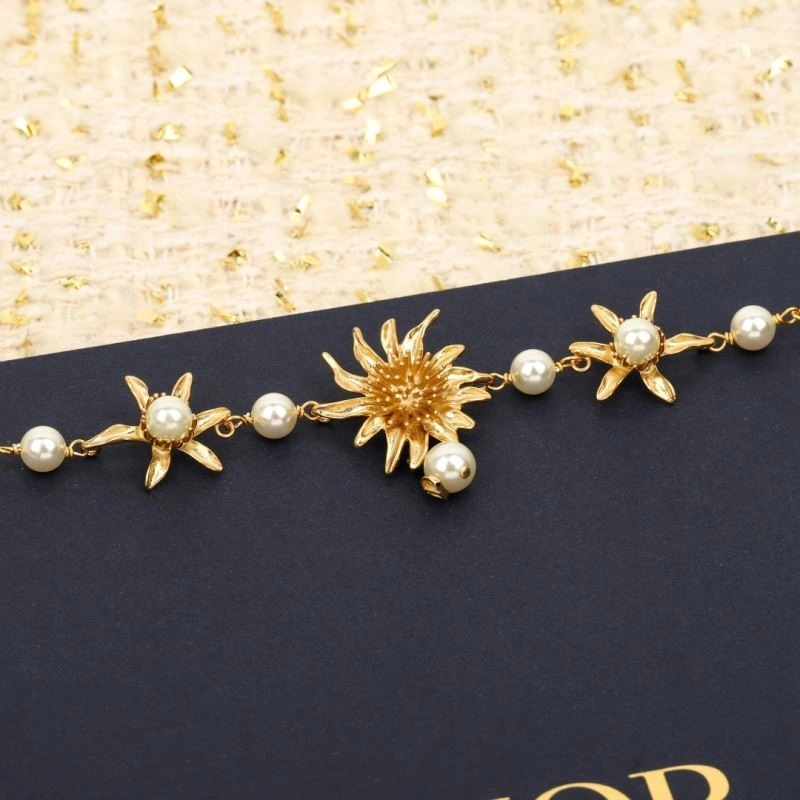 Bold Christian Dior Necklaces 234102