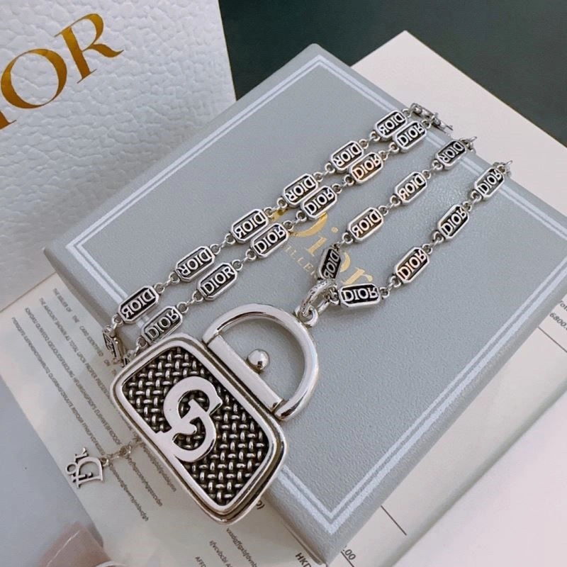 Christian Dior Necklaces Premium 234075