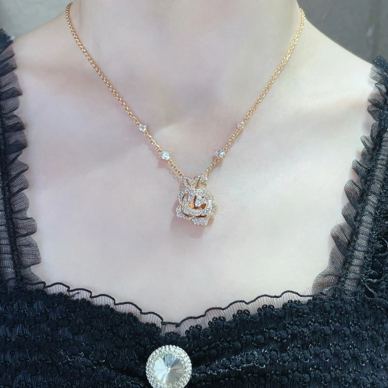 Christian Dior Necklaces Comfortable 234095