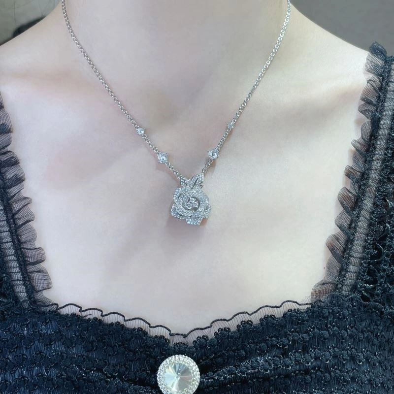Christian Dior Necklaces Comfortable 234095