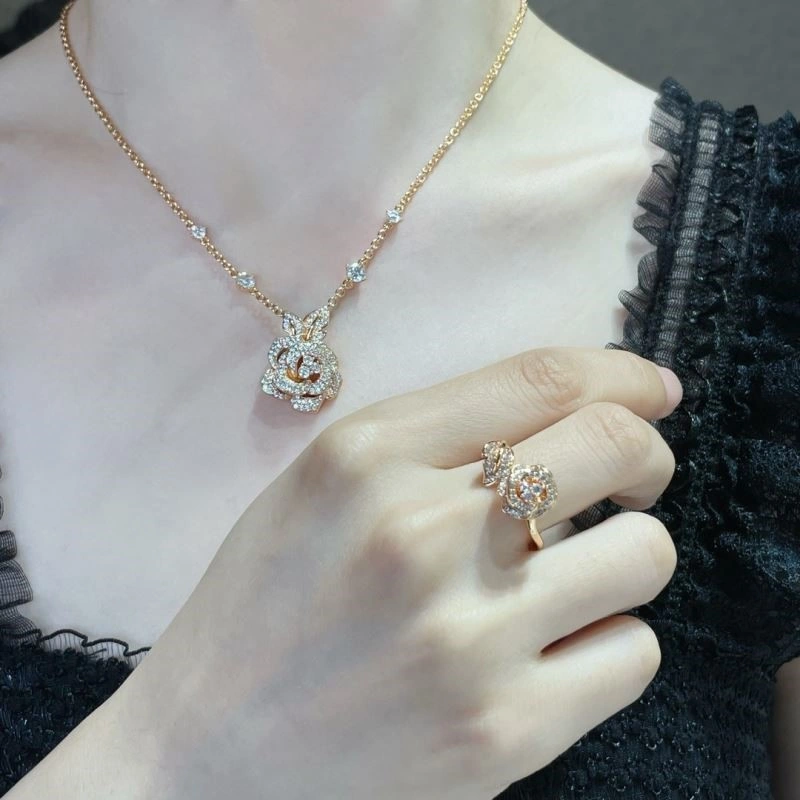 Christian Dior Necklaces Comfortable 234095