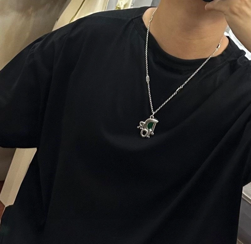 Bold Christian Dior Necklaces 234060