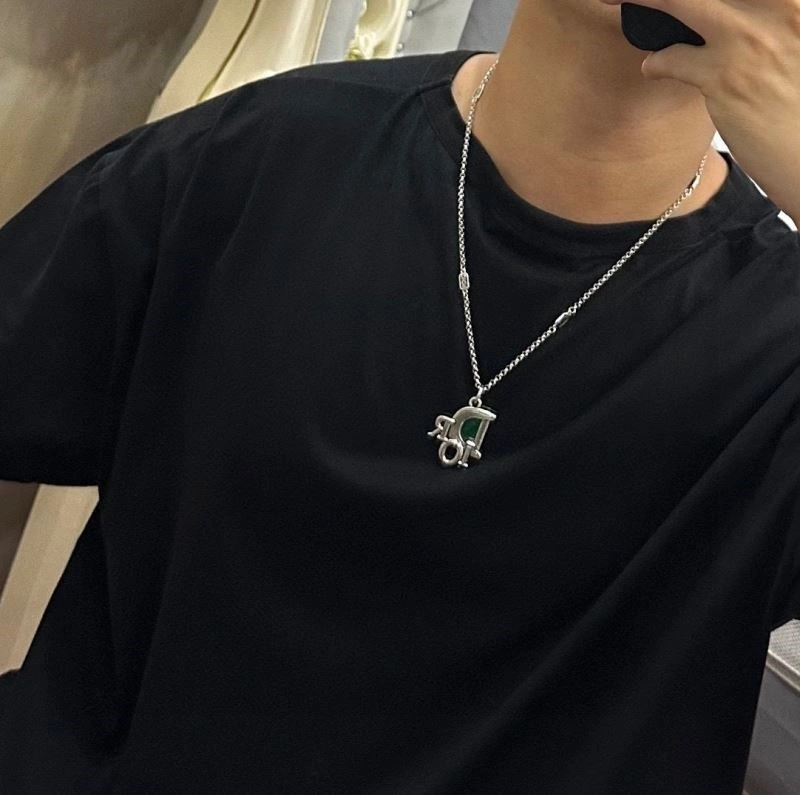 Bold Christian Dior Necklaces 234060