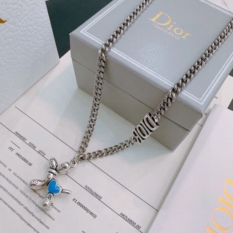 Versatile Christian Dior Necklaces 234067