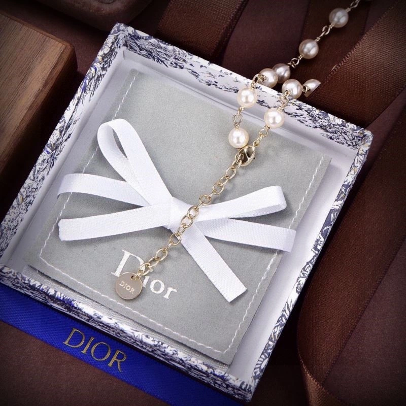 Compact Christian Dior Necklaces 233825