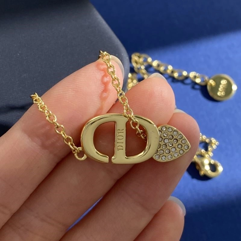 ModernLook Christian Dior Necklaces 233786