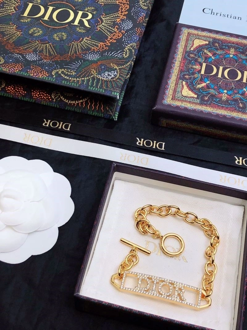 Christian Dior Necklaces Trendsetting 233804
