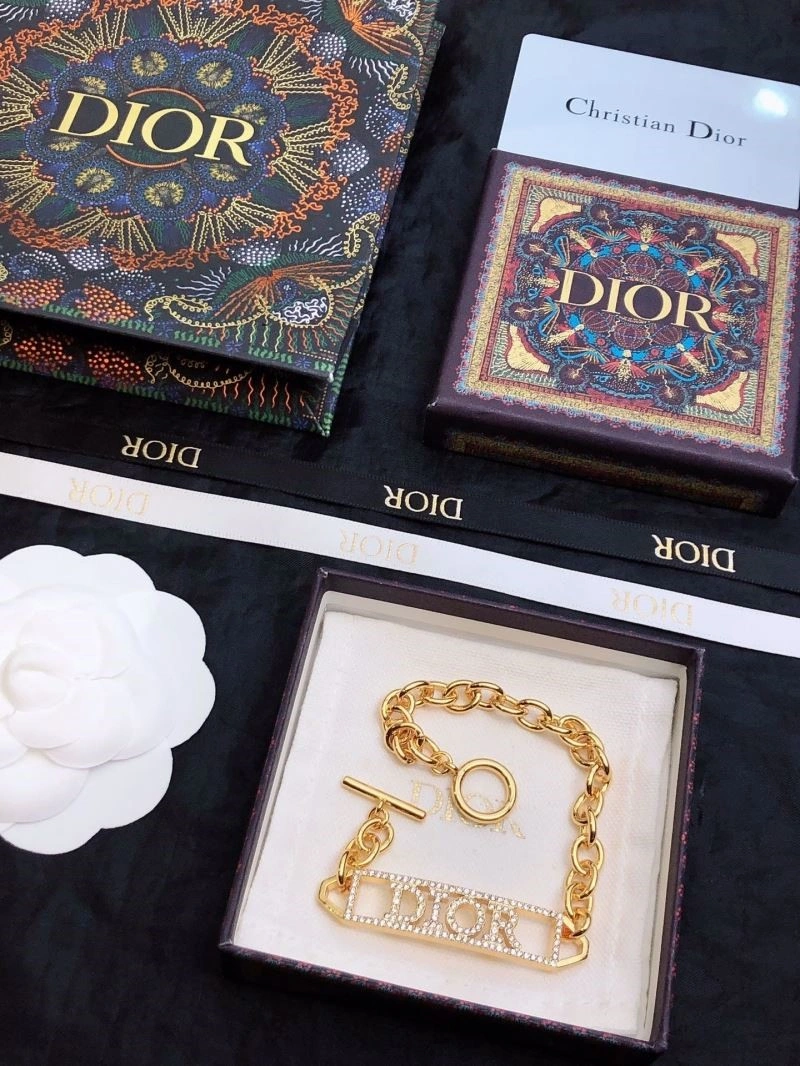 Christian Dior Necklaces Trendsetting 233804