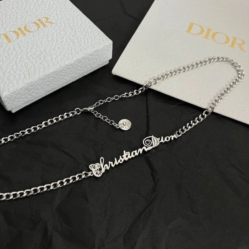 Supportive Christian Dior Necklaces 233780